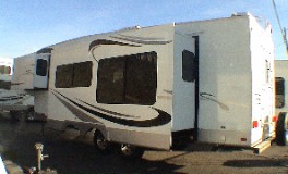 THOR JAZZ Right Front Model 3070  Fifth Wheel. CA RV Sales