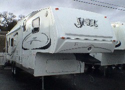 THOR JAZZ Model 2960RL Fifth Wheel Right Front. CA RV Sales