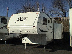 THOR JAZZ Right Front Model 2550  Fifth Wheel. CA RV Sales