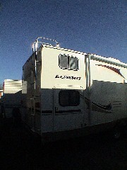 THOR SummitWave Left Front Model 27bhs Travel Trailer. CA RV Sales