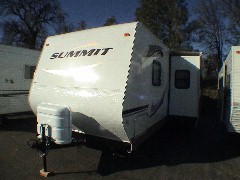 THOR SummitWave Left Front Model 27bhs Travel Trailer. CA RV Sales